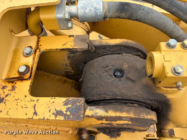 image for item EM2205 2004 Caterpillar  963C track loader