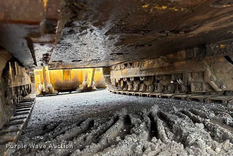 image for item EM2205 2004 Caterpillar  963C track loader