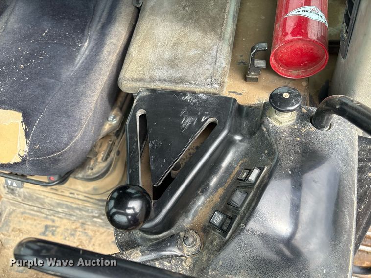 image for item EM2205 2004 Caterpillar  963C track loader