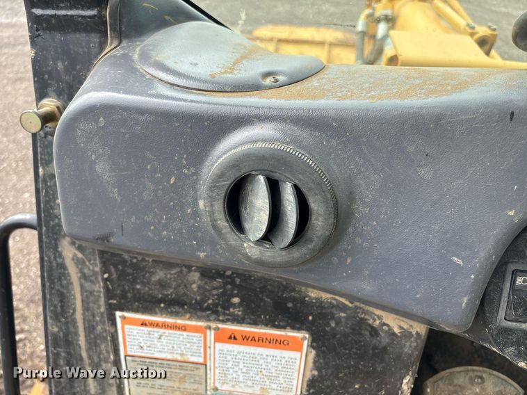 image for item EM2205 2004 Caterpillar  963C track loader