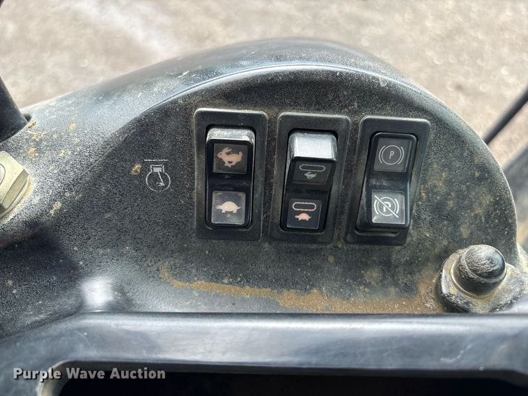 image for item EM2205 2004 Caterpillar  963C track loader