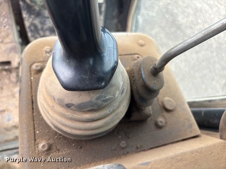 image for item EM2205 2004 Caterpillar  963C track loader