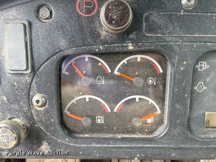 image for item EM2205 2004 Caterpillar  963C track loader