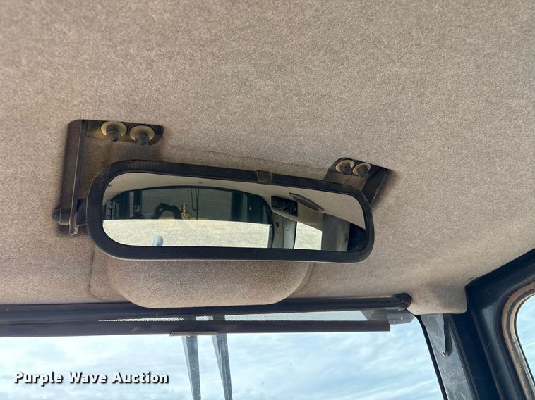 image for item EM2205 2004 Caterpillar  963C track loader