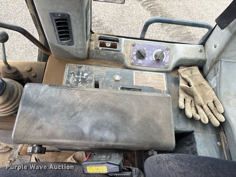 image for item EM2205 2004 Caterpillar  963C track loader