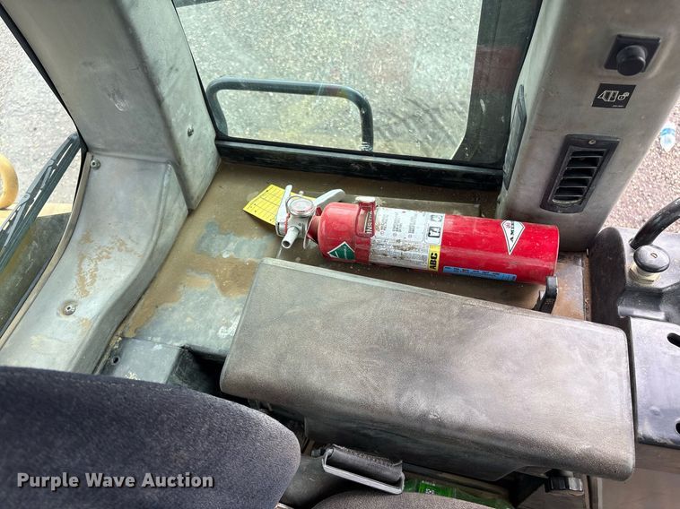 image for item EM2205 2004 Caterpillar  963C track loader