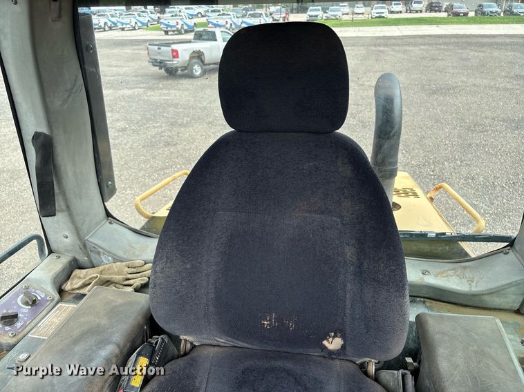 image for item EM2205 2004 Caterpillar  963C track loader