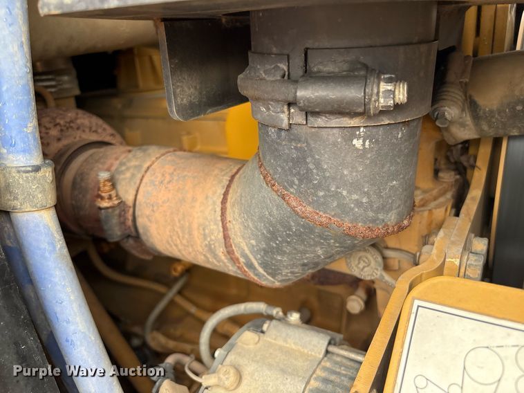 image for item EM2205 2004 Caterpillar  963C track loader