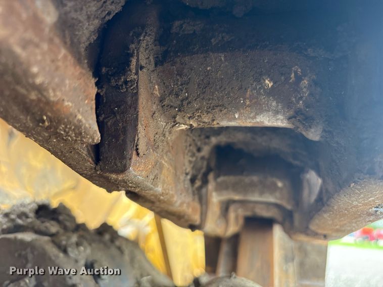 image for item EM2205 2004 Caterpillar  963C track loader