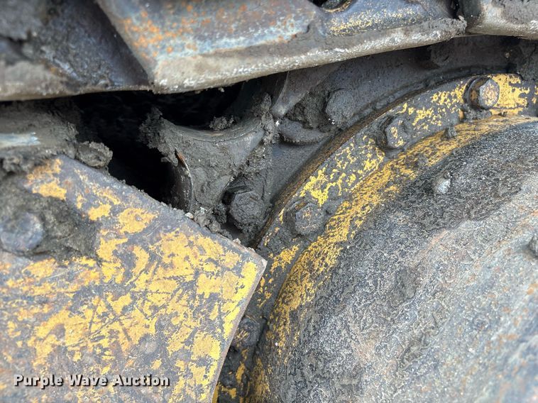 image for item EM2205 2004 Caterpillar  963C track loader