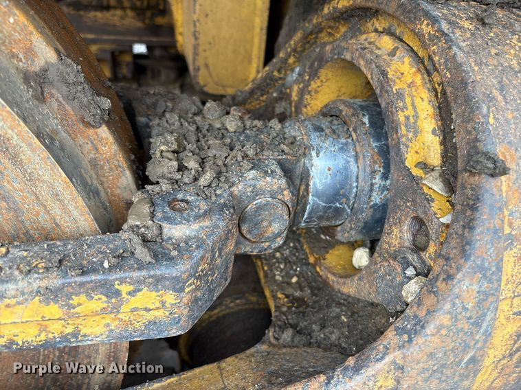 image for item EM2205 2004 Caterpillar  963C track loader