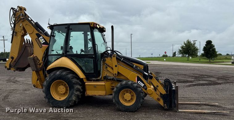 RETROEXCAVADORA 2010 CATERPILLAR 420E