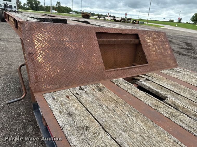 image for item EM2211 1999 Dynaweld drop deck equipment trailer