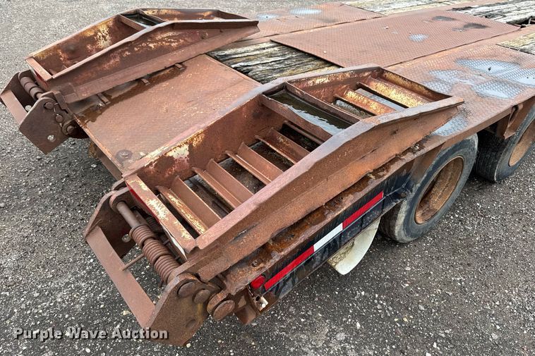 image for item EM2211 1999 Dynaweld drop deck equipment trailer