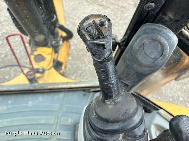 image for item EM2214 2010 Caterpillar  420E backhoe