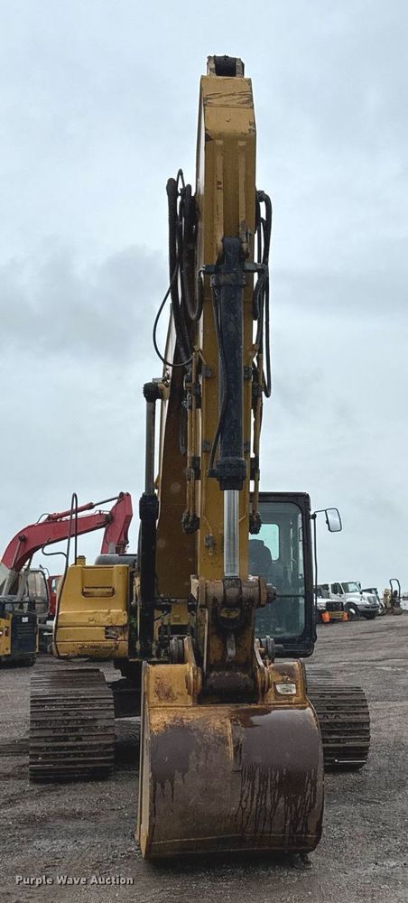 EXCAVADORA 2011 CATERPILLAR 329DL