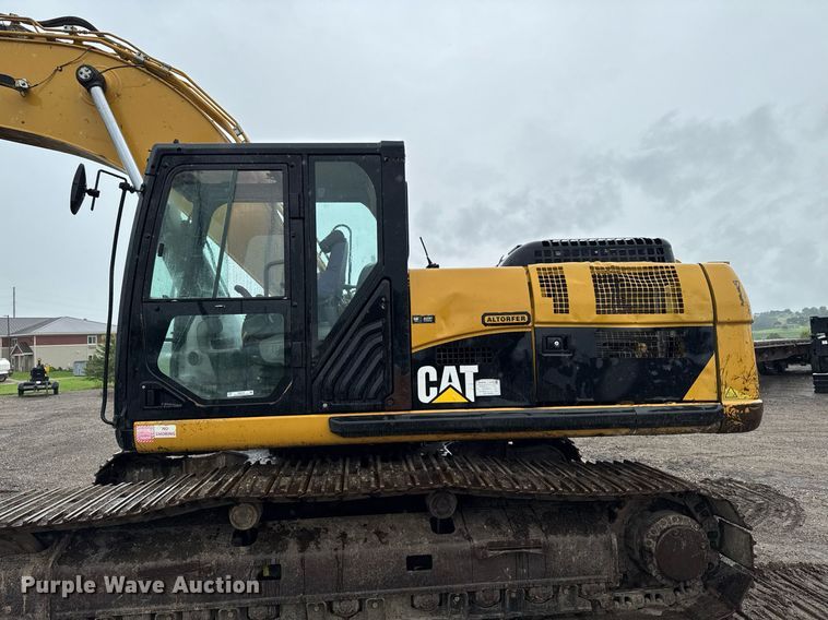 image for item EM2218 2011 Caterpillar 329D L excavator