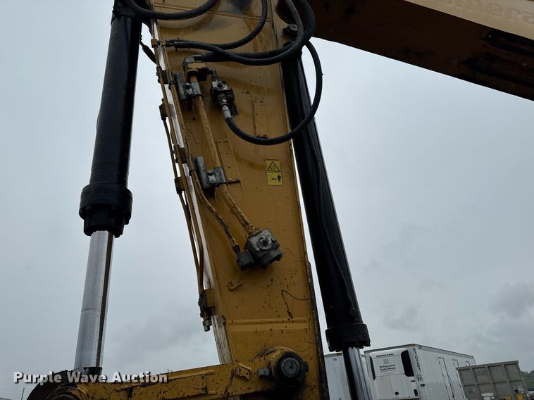 image for item EM2218 2011 Caterpillar 329D L excavator