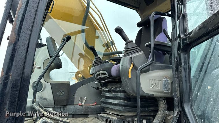 image for item EM2218 2011 Caterpillar 329D L excavator