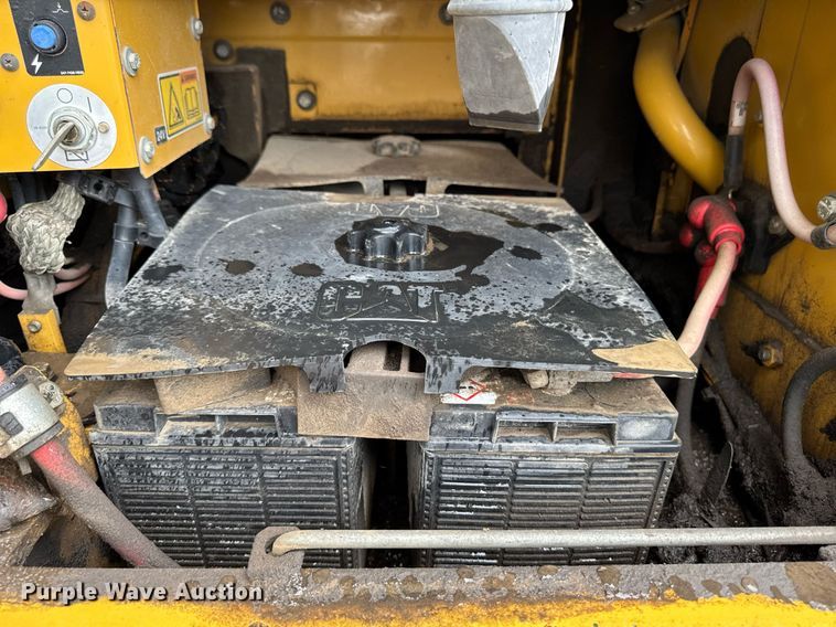 image for item EM2218 2011 Caterpillar 329D L excavator