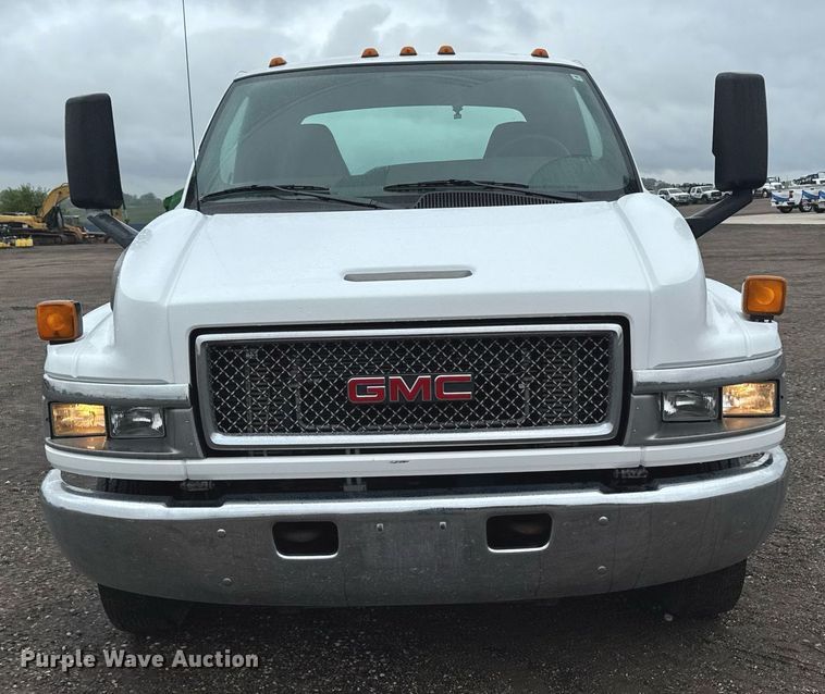 image for item EM2219 2005 GMC C5500 flatbed truck