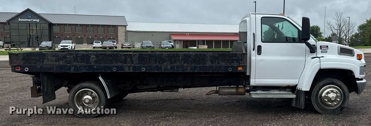 image for item EM2219 2005 GMC C5500 flatbed truck