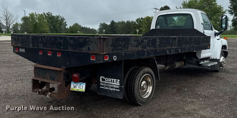 image for item EM2219 2005 GMC C5500 flatbed truck