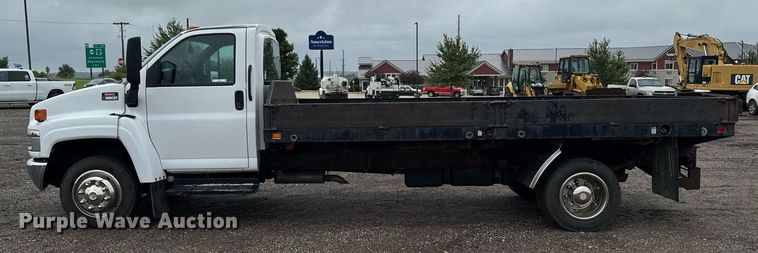 image for item EM2219 2005 GMC C5500 flatbed truck