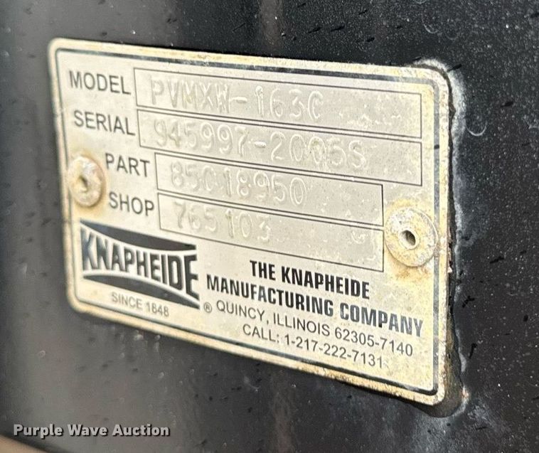 image for item EM2219 2005 GMC C5500 flatbed truck