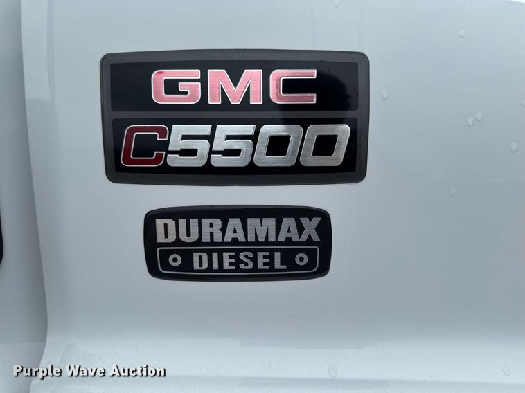 image for item EM2219 2005 GMC C5500 flatbed truck