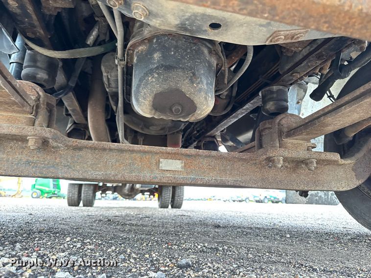 image for item EM2219 2005 GMC C5500 flatbed truck