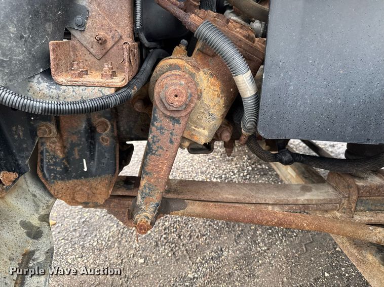 image for item EM2219 2005 GMC C5500 flatbed truck