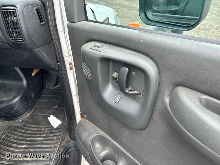 image for item EM2219 2005 GMC C5500 flatbed truck