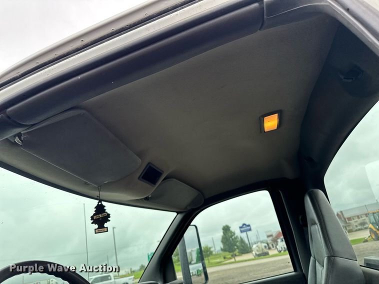 image for item EM2219 2005 GMC C5500 flatbed truck