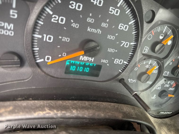 image for item EM2219 2005 GMC C5500 flatbed truck