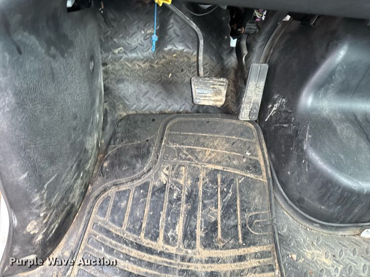 image for item EM2219 2005 GMC C5500 flatbed truck