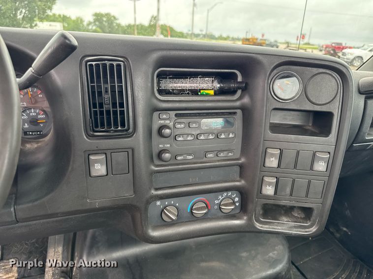 image for item EM2219 2005 GMC C5500 flatbed truck