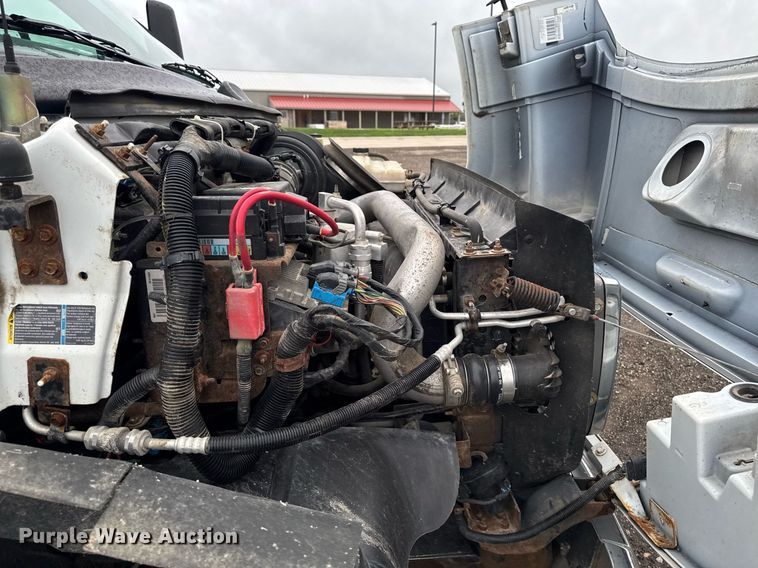 image for item EM2219 2005 GMC C5500 flatbed truck