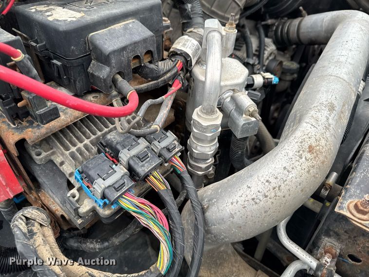 image for item EM2219 2005 GMC C5500 flatbed truck