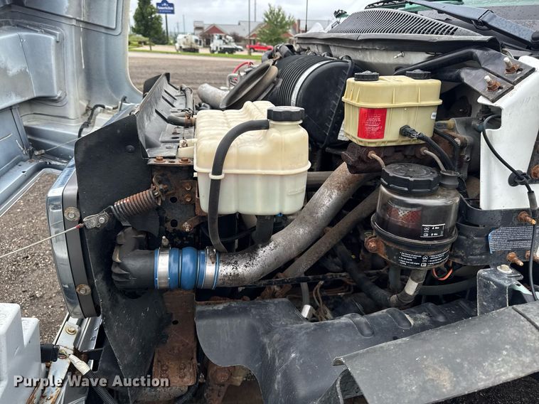 image for item EM2219 2005 GMC C5500 flatbed truck