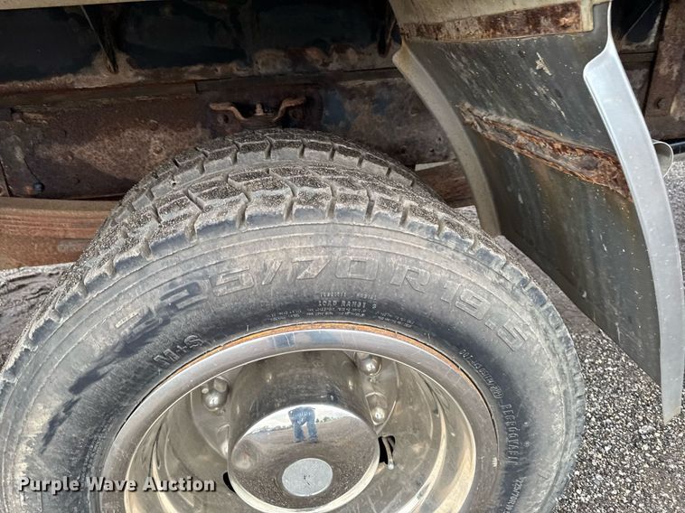 image for item EM2219 2005 GMC C5500 flatbed truck