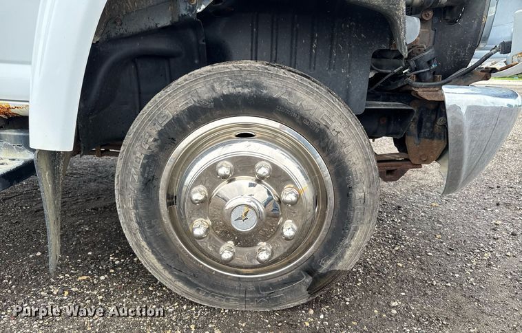 image for item EM2219 2005 GMC C5500 flatbed truck