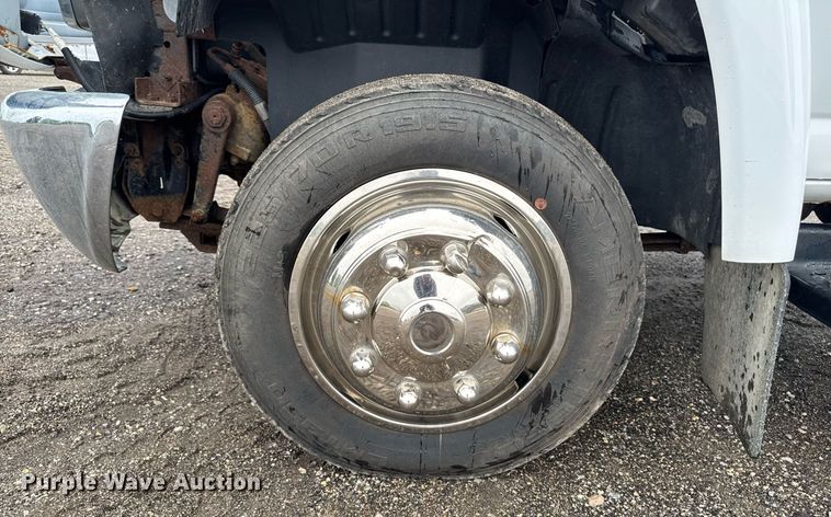 image for item EM2219 2005 GMC C5500 flatbed truck