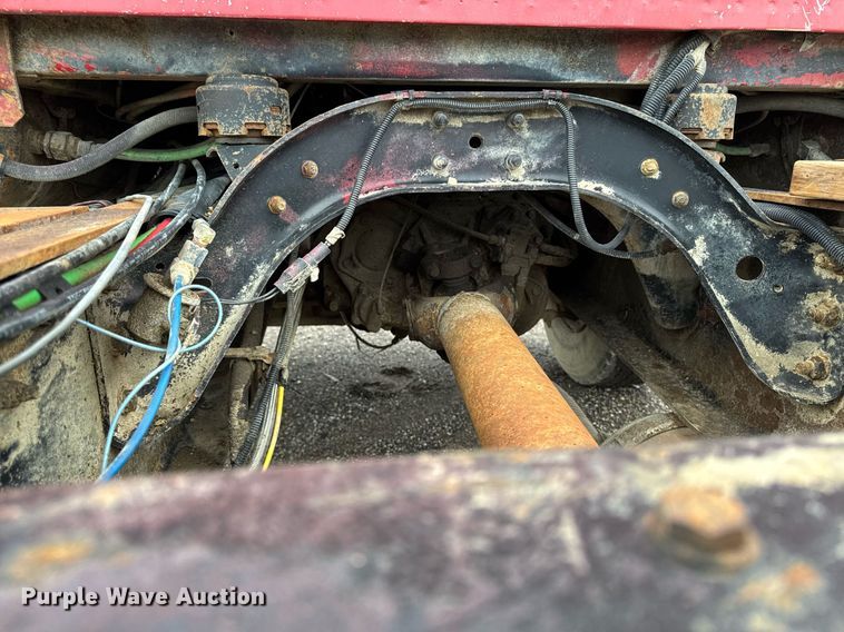 image for item EM2220 1995 Ford LT8000 truck cab and chassis