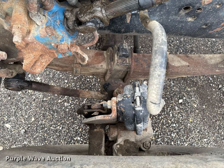 image for item EM2220 1995 Ford LT8000 truck cab and chassis