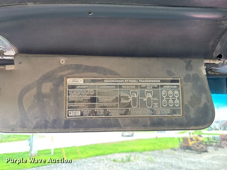 image for item EM2220 1995 Ford LT8000 truck cab and chassis