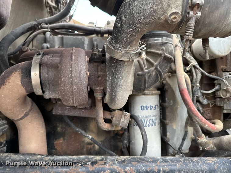 image for item EM2220 1995 Ford LT8000 truck cab and chassis