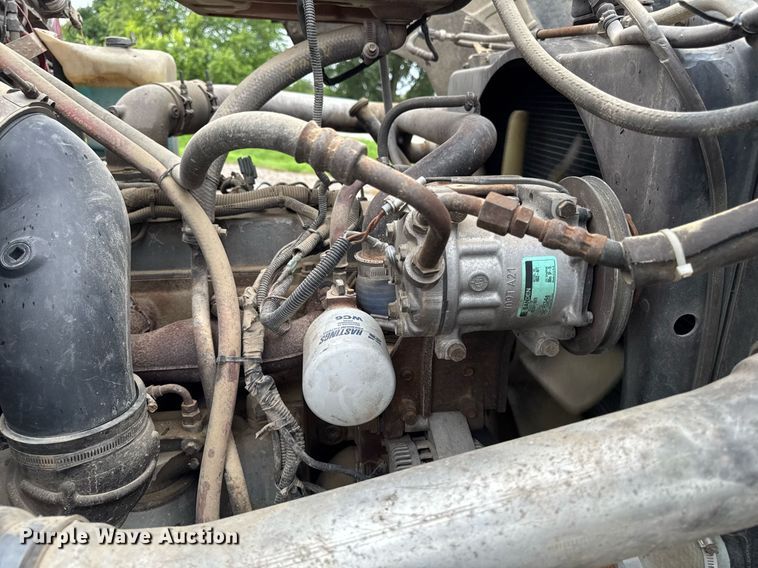 image for item EM2220 1995 Ford LT8000 truck cab and chassis