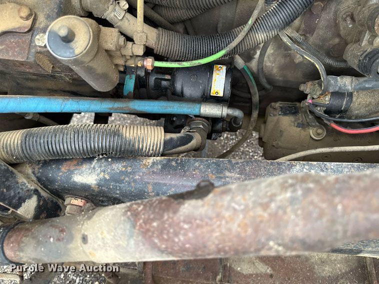 image for item EM2220 1995 Ford LT8000 truck cab and chassis