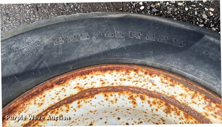 image for item EM2220 1995 Ford LT8000 truck cab and chassis